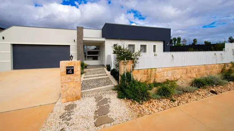 4 Sliprail Street, Lawson ACT 2617
