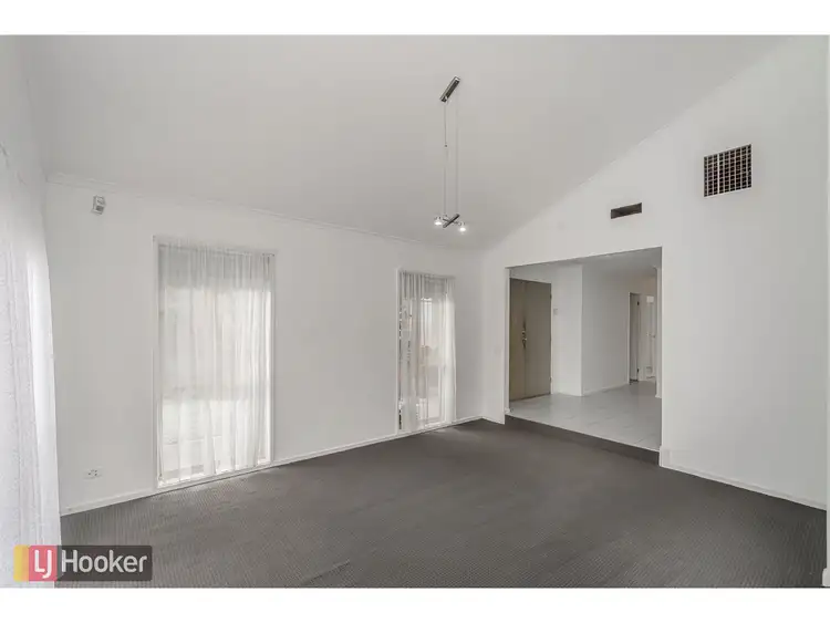 Sixth view of Homely house listing, 4 Pembroke Crescent, Craigieburn VIC 3064