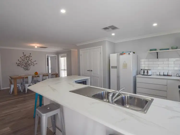 8 Briggs Street, Young NSW 2594