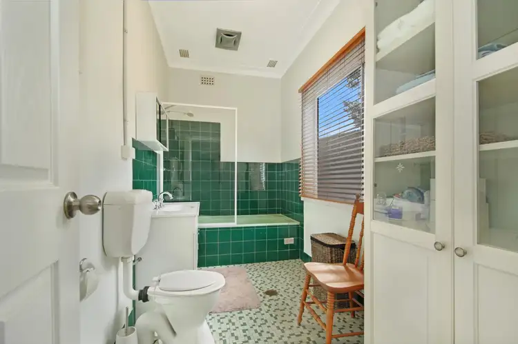Fifth view of Homely house listing, 24 St Cloud Crescent, Lake Heights NSW 2502