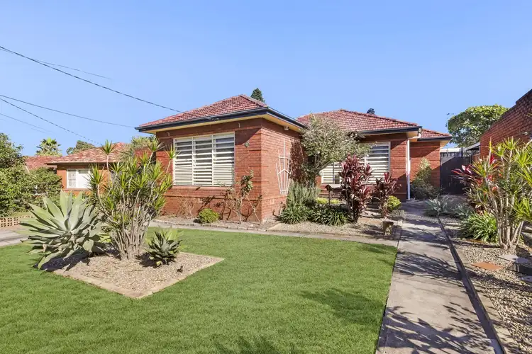 8 Chalford Avenue, Canterbury NSW 2193