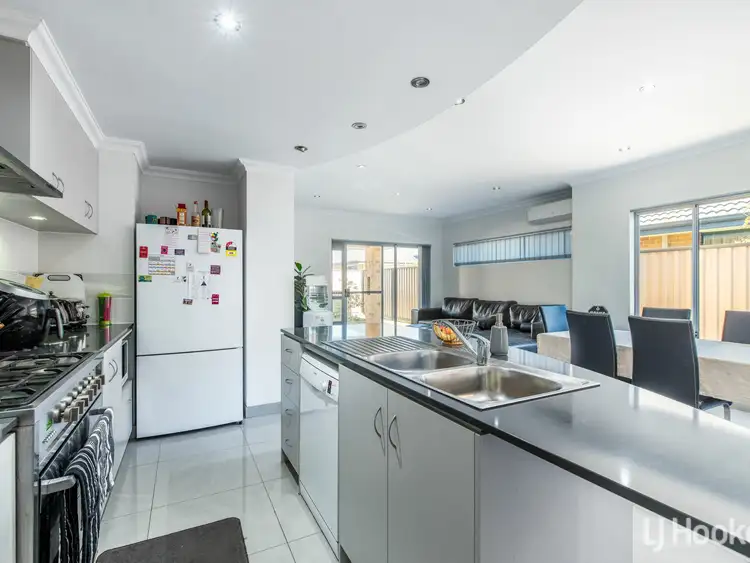 Fifth view of Homely house listing, 7 Hopkins Court, Southern River WA 6110