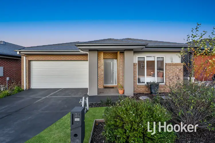 24 Elkedra Way, Cranbourne North VIC 3977