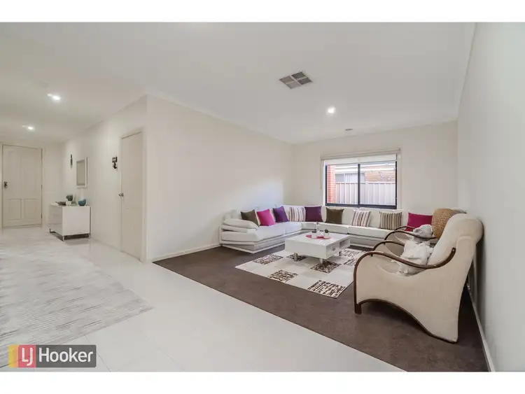Fifth view of Homely house listing, 14 Emerald Circuit, Craigieburn VIC 3064