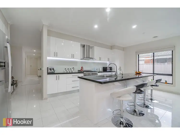 Sixth view of Homely house listing, 14 Emerald Circuit, Craigieburn VIC 3064
