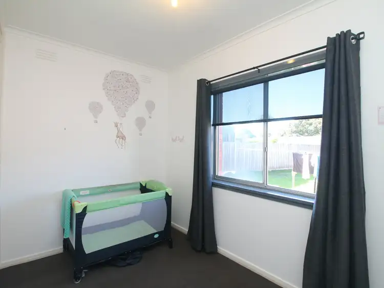 Sixth view of Homely house listing, 7 Glenda Court, Bairnsdale VIC 3875
