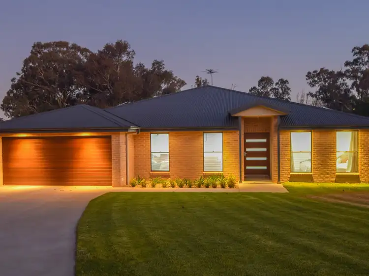 14 Hayden Place, Young NSW 2594