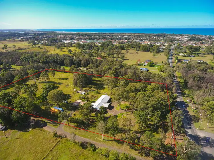 10 Harrogate Lane, Old Bar NSW 2430