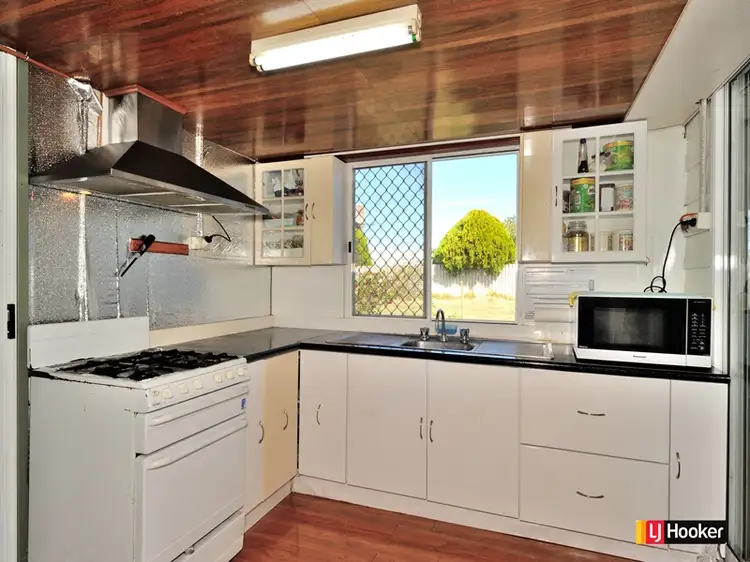 96 Council Avenue, Rockingham WA 6168