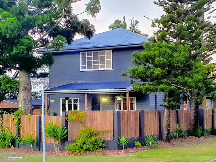36 Hutton Avenue, Wynnum QLD 4178