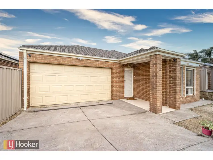 Second view of Homely house listing, 16 Discovery Close, Craigieburn VIC 3064