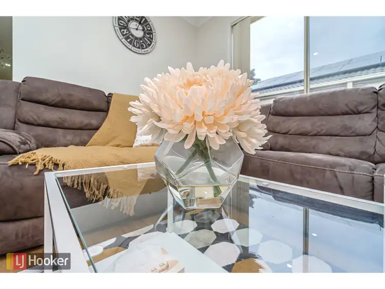Seventh view of Homely house listing, 16 Discovery Close, Craigieburn VIC 3064