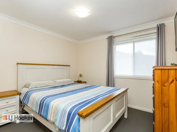 Fifth view of Homely house listing, 2/9 Rosemount Drive, Raymond Terrace NSW 2324