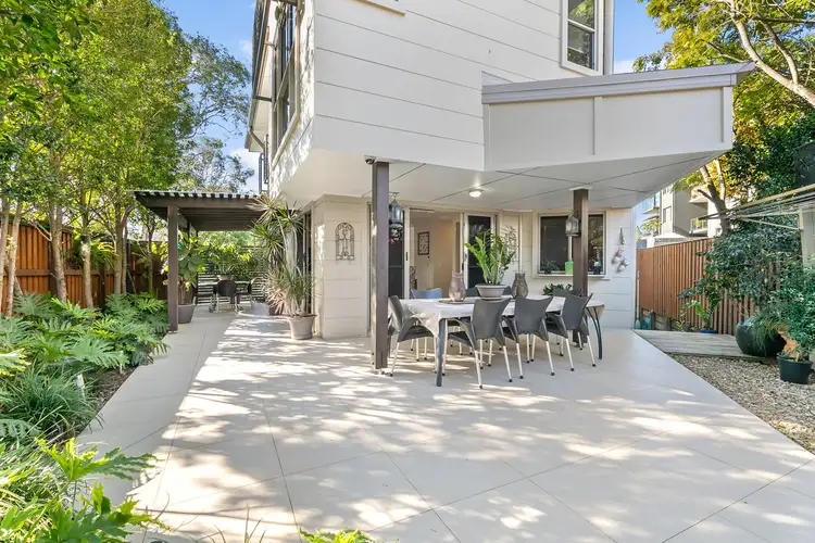 1/11 Riding Road, Hawthorne QLD 4171