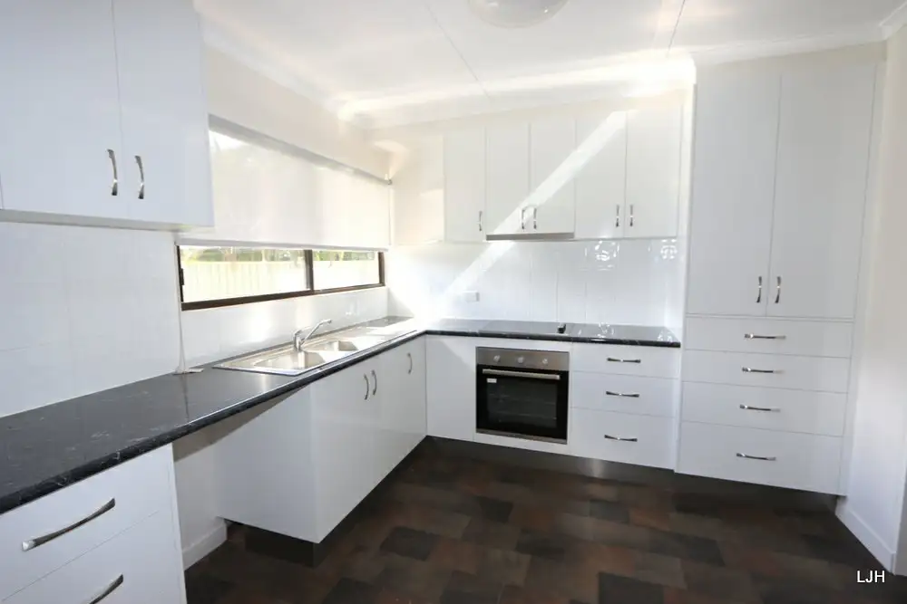 Main view of Homely house listing, 4 Batts Place, Emerald QLD 4720