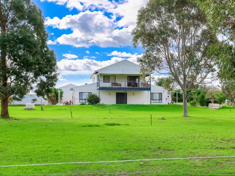 14 Mirasole Road, Cookernup WA 6220
