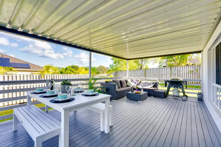 6 Stromlo Court, Pacific Pines QLD 4211