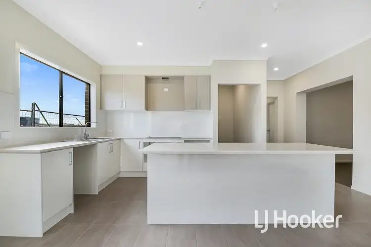 Fifth view of Homely house listing, 6 Lance Terrace, Cranbourne East VIC 3977