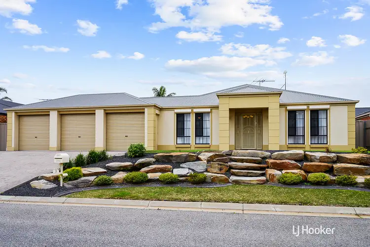 7 Devon Court, Craigmore SA 5114