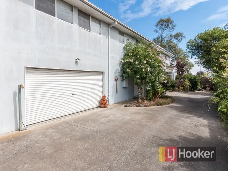 Main view of Homely unit listing, 2/53 Bowen Street, Cranbourne VIC 3977