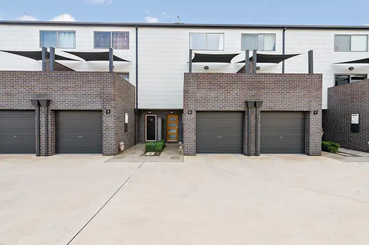 6/8 Henry Kendall Street, Franklin ACT 2913