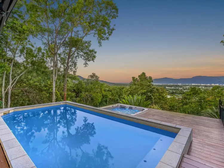 2E Trundle Terrace, Whitfield QLD 4870