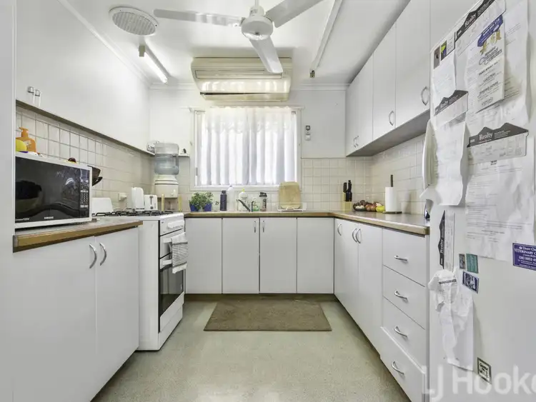 Fifth view of Homely house listing, Unit 2/32 Warrier Street, Bulgarra WA 6714