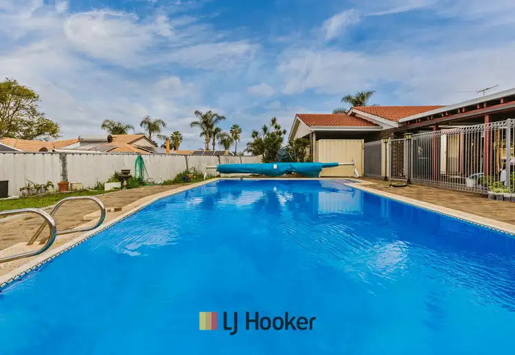 8 Barr Court, Thornlie WA 6108