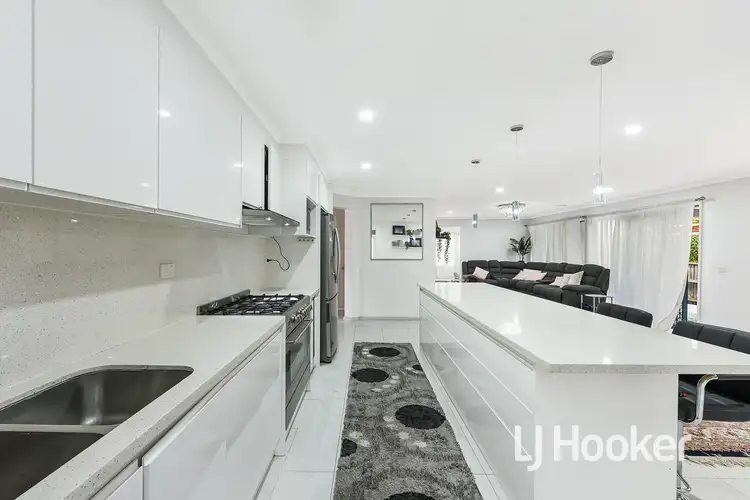 Fifth view of Homely house listing, 3 Mariner Close, Cranbourne North VIC 3977