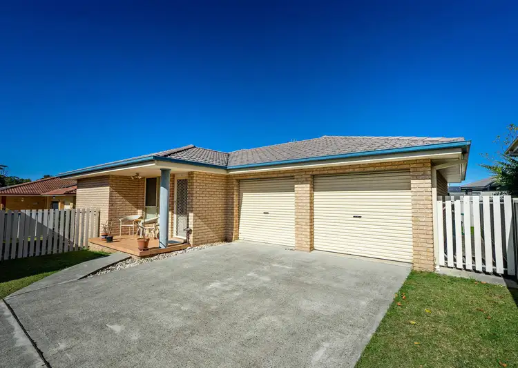 Main view of Homely villa listing, 2/70 Old Bar Road, Old Bar NSW 2430