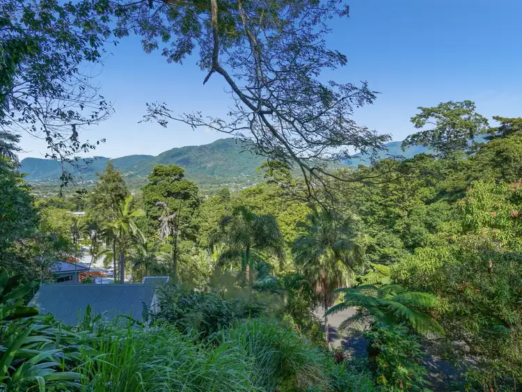 34 Junction Street, Edge Hill QLD 4870