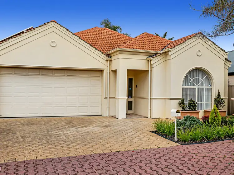 11 Knapman Crescent
