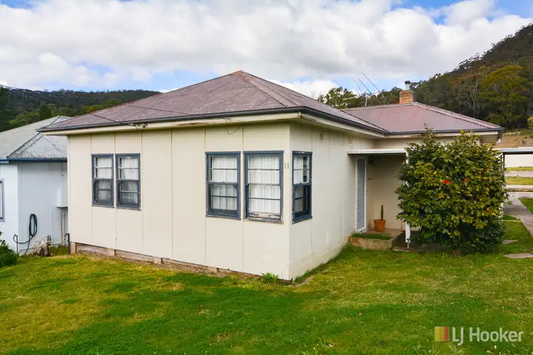 11 Beaufort Street, Lithgow NSW 2790