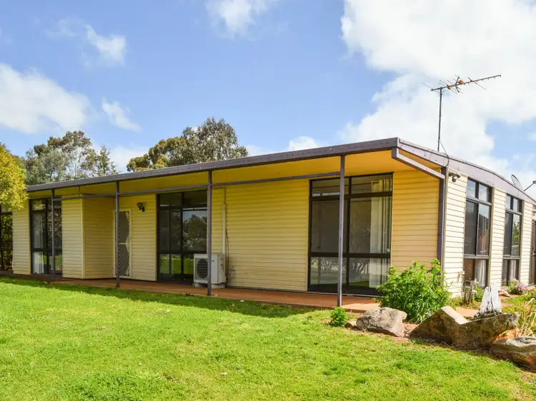 88 Willawong Street, Young NSW 2594