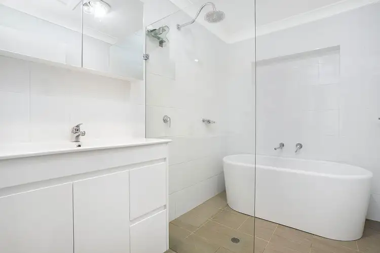 Fourth view of Homely house listing, 4 Carlyle Crescent, Cambridge Gardens NSW 2747