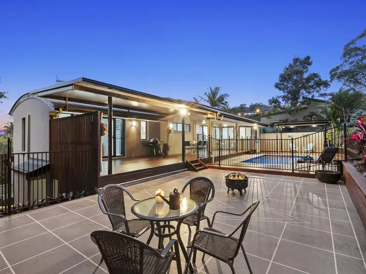 25 White Cap Close, Pacific Pines QLD 4211