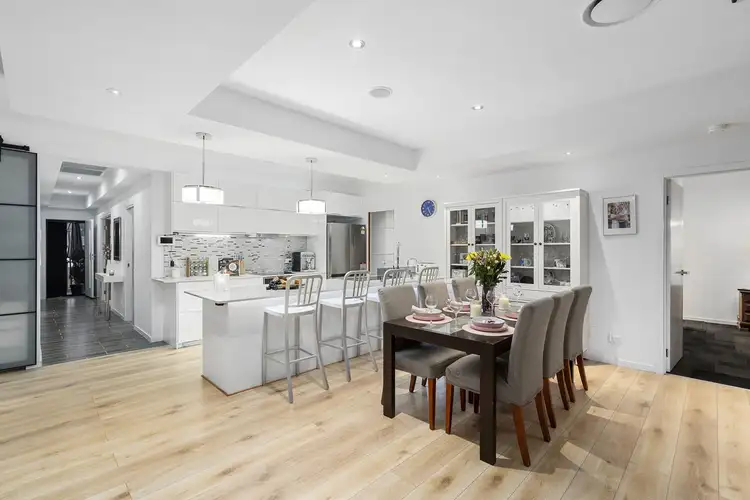 19 Allington Circuit, Maudsland QLD 4210