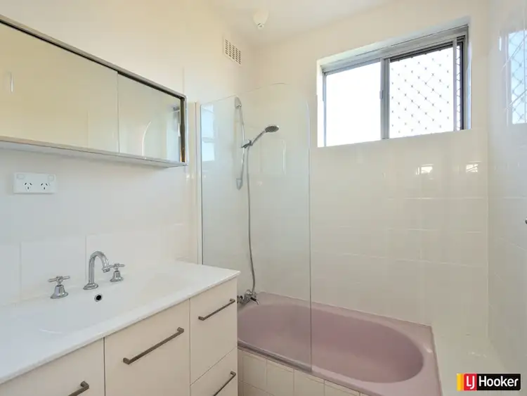 Seventh view of Homely unit listing, 10/4 Minchinson Street, Shoalwater WA 6169