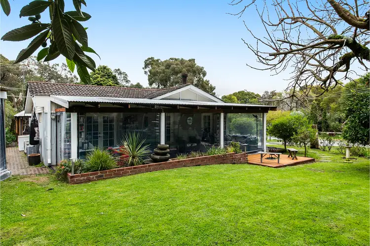17 Nangkita Road, Lesmurdie WA 6076