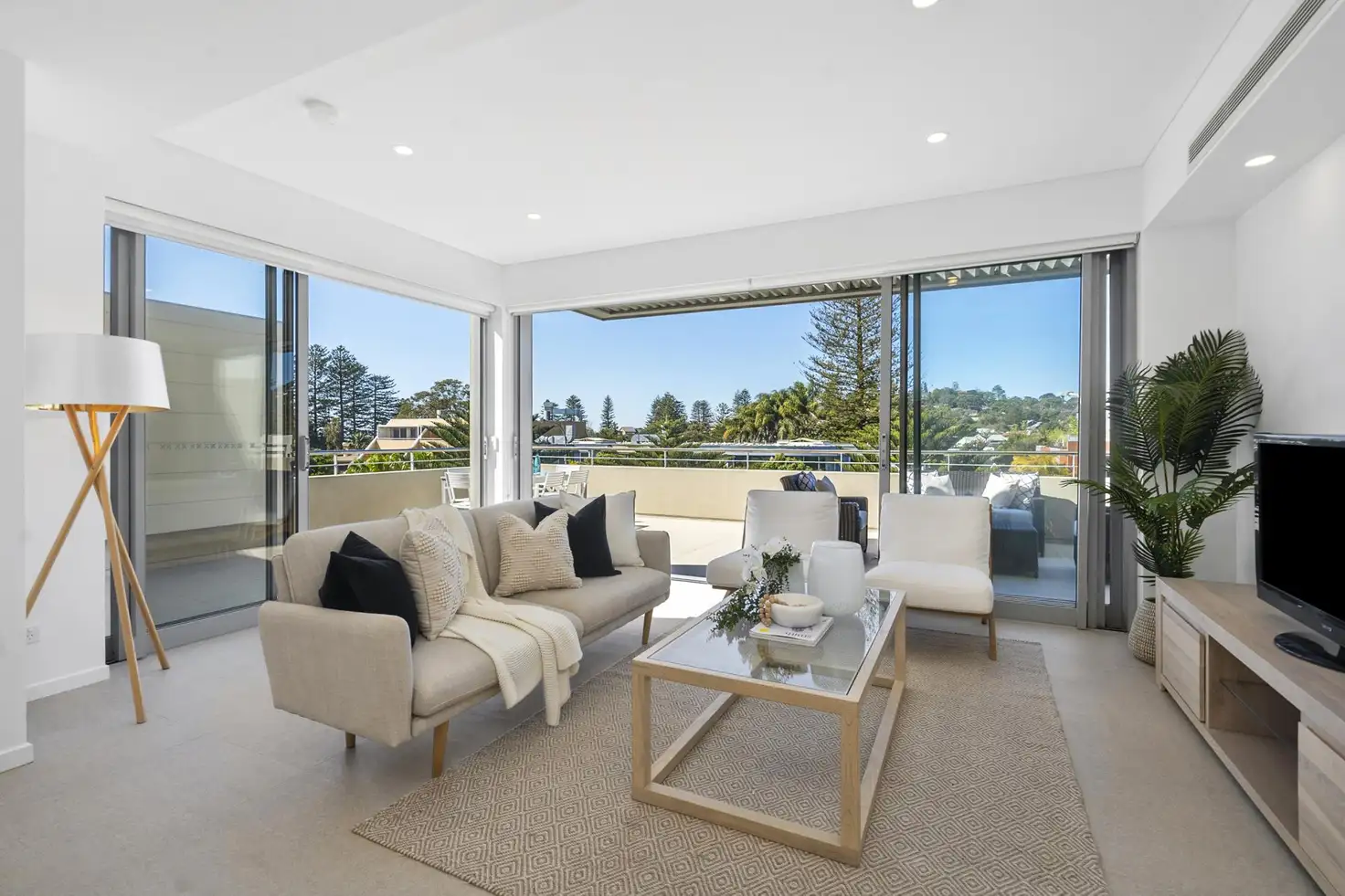 Main view of Homely unit listing, 6/329 Barrenjoey Road, Newport NSW 2106