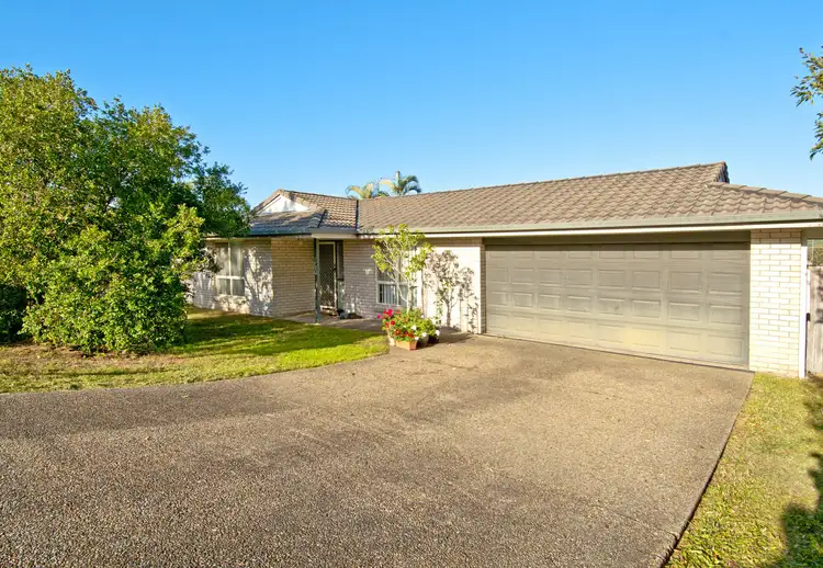 16 Holly Crescent, Windaroo QLD 4207