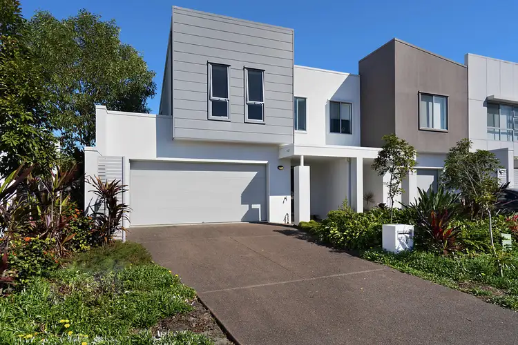 24 North Quay Circuit, Hope Island QLD 4212