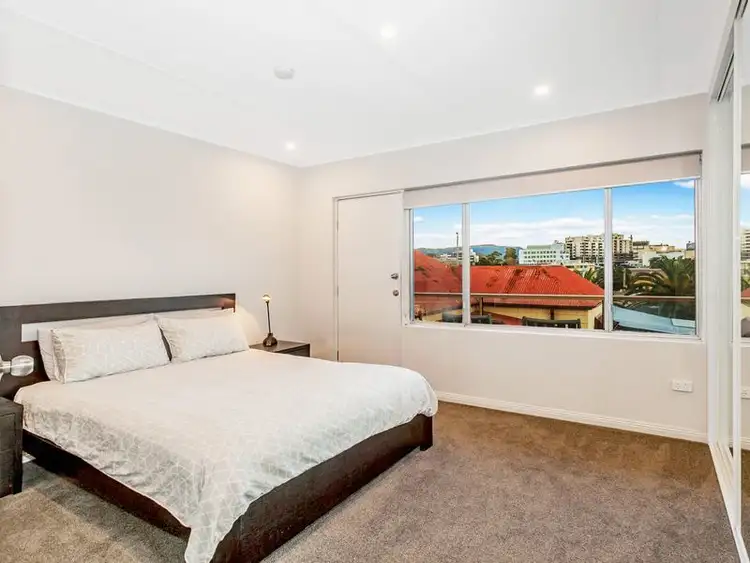 Sixth view of Homely unit listing, 4/33 Auburn Street, Wollongong NSW 2500