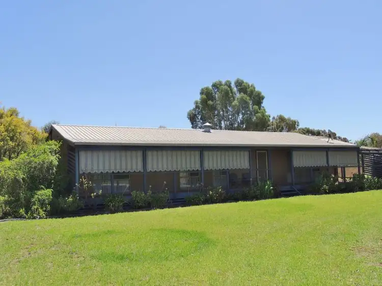 7 Lakeside Drive, Lake Boga VIC 3584