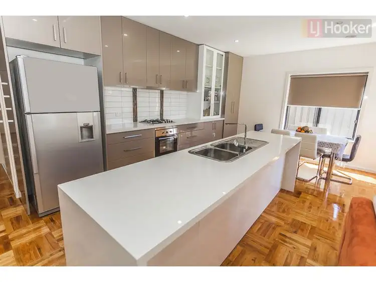 Second view of Homely house listing, 5 Folger Rd, Craigieburn VIC 3064