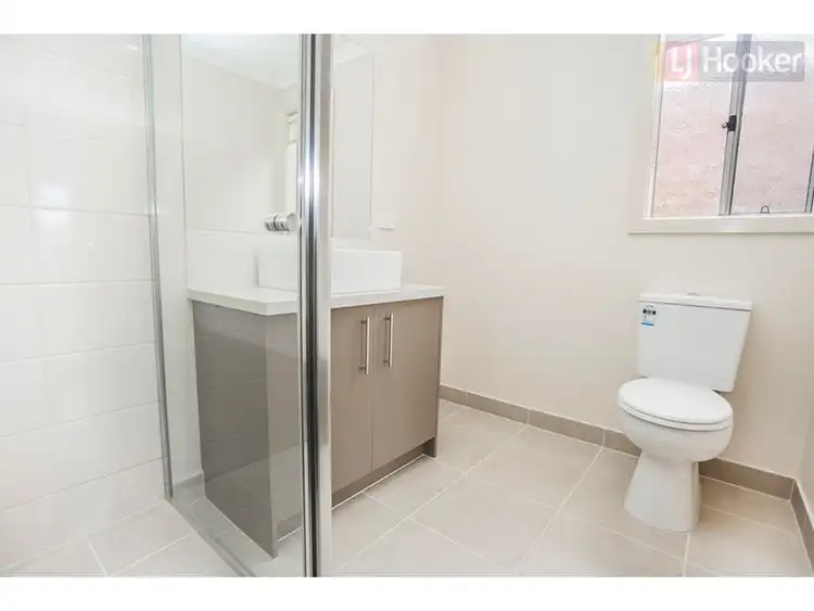 Fifth view of Homely house listing, 8 Ravenwoods Way, Craigieburn VIC 3064