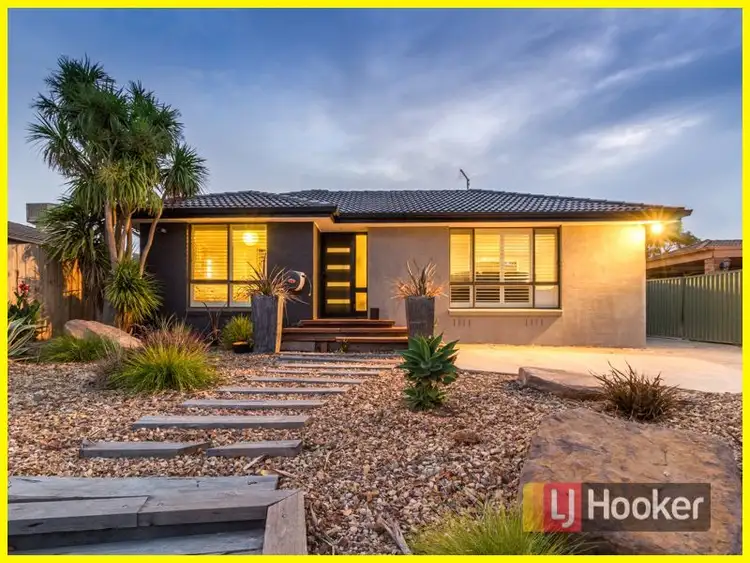 19 Kennington Park Drive, Endeavour Hills VIC 3802