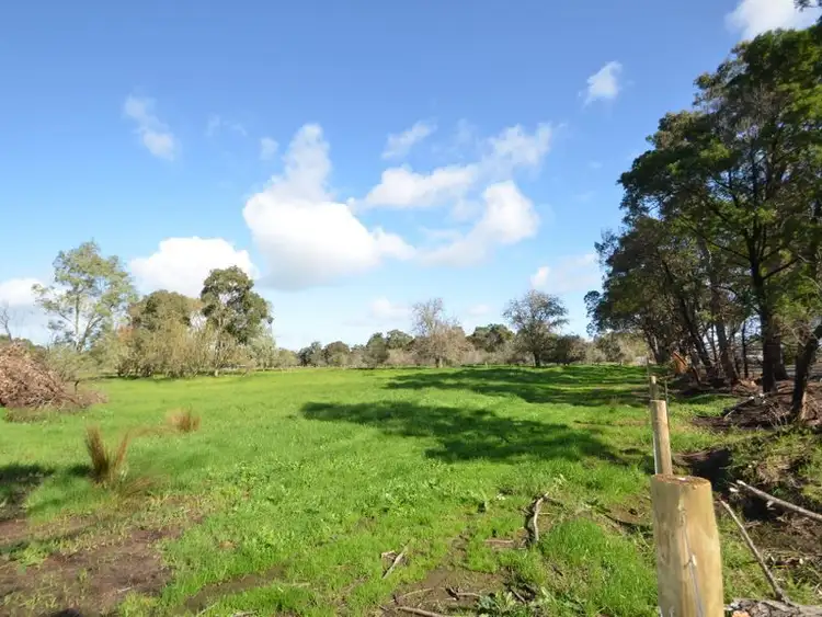 200 Thompson Road, Cookernup WA 6220