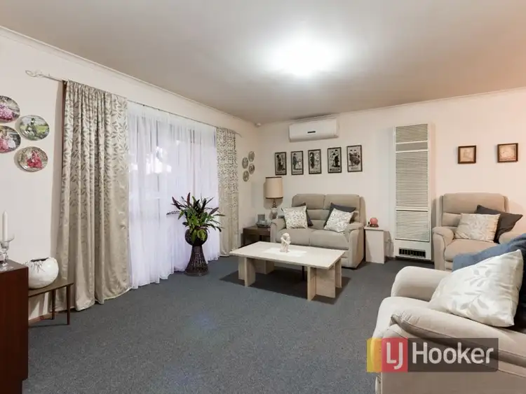 Sixth view of Homely house listing, 2 Karwin Close, Berwick VIC 3806