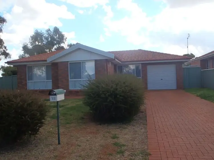 22 Page Avenue, Dubbo NSW 2830